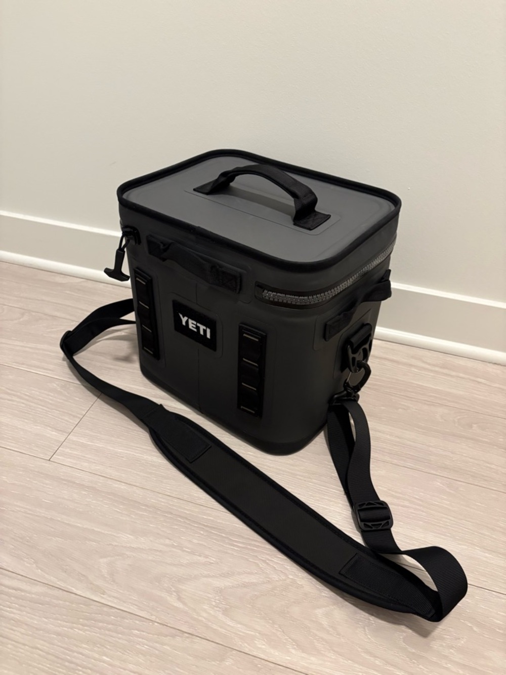 Yeti Hopper Flip 12